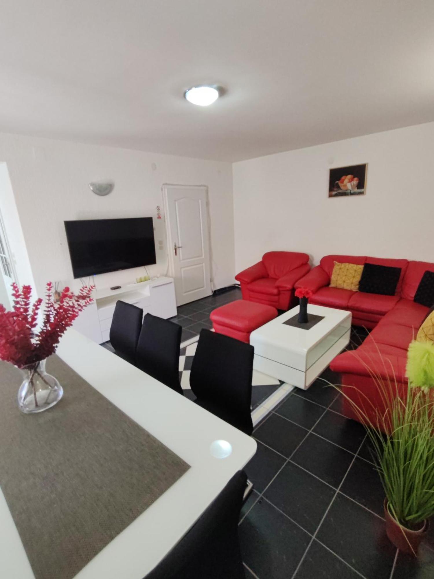 Azzuro Apartment *